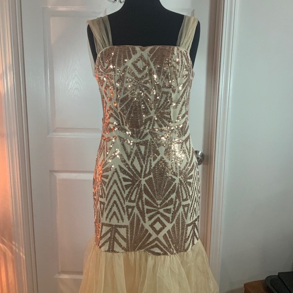 Champagne Sequin Mermaid Hem Evening Formal Gown Size Large - Picture 3 of 12